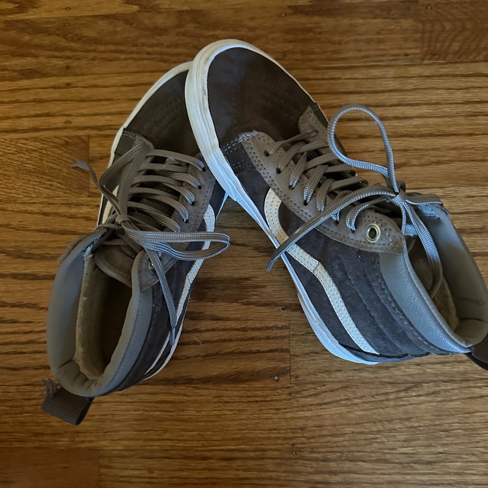 Suede Vans Sk8-Hi Shoe w Scotchgard
